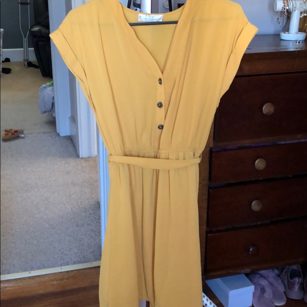 Short sleeved dress